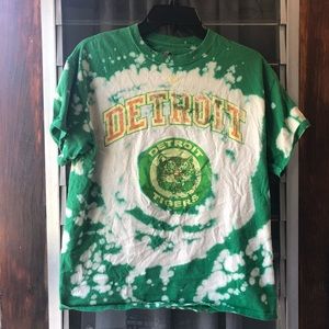 Medium Majestic Detroit Tigers Shirt